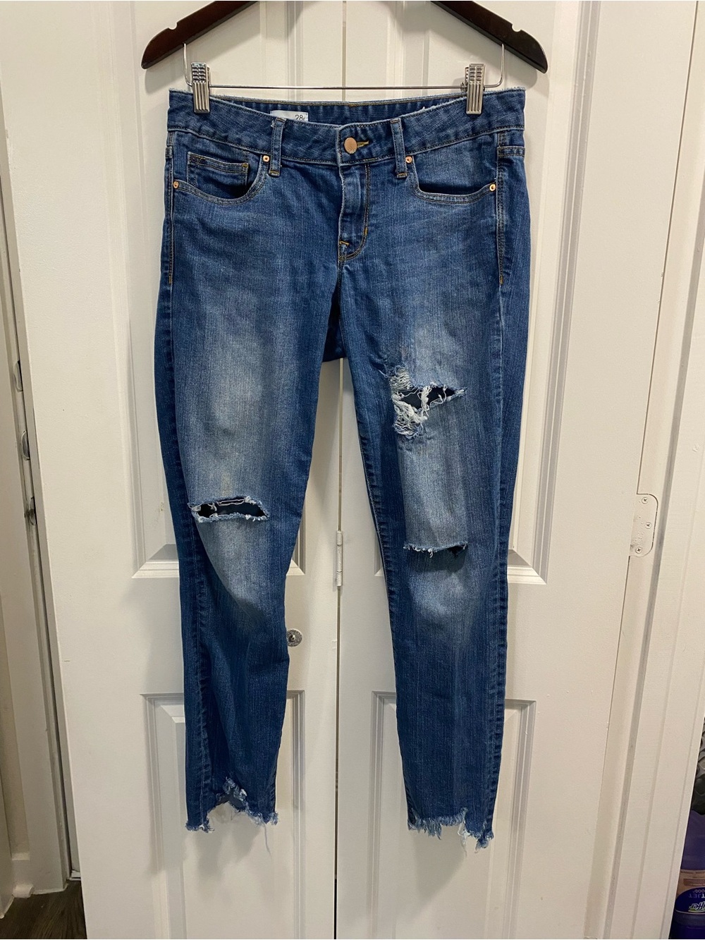GAP Women's Mid-Blue Distressed Straight-Leg Jeans